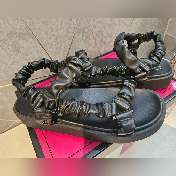 Circus by Sam Edelman Harlene Sandals🖤 - Picture 2 of 5